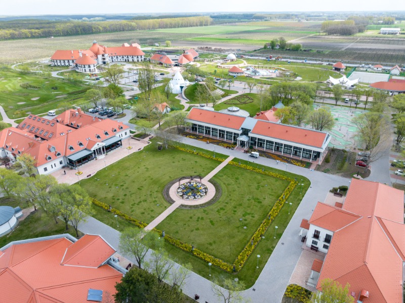 Körbevezetések a Hungarikum Ligetben júliusban