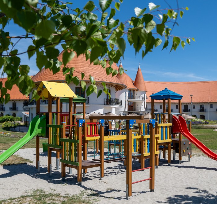 Kalandvár játszótér 4